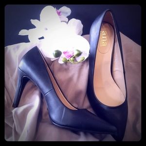 Ana black classic pumps size 10